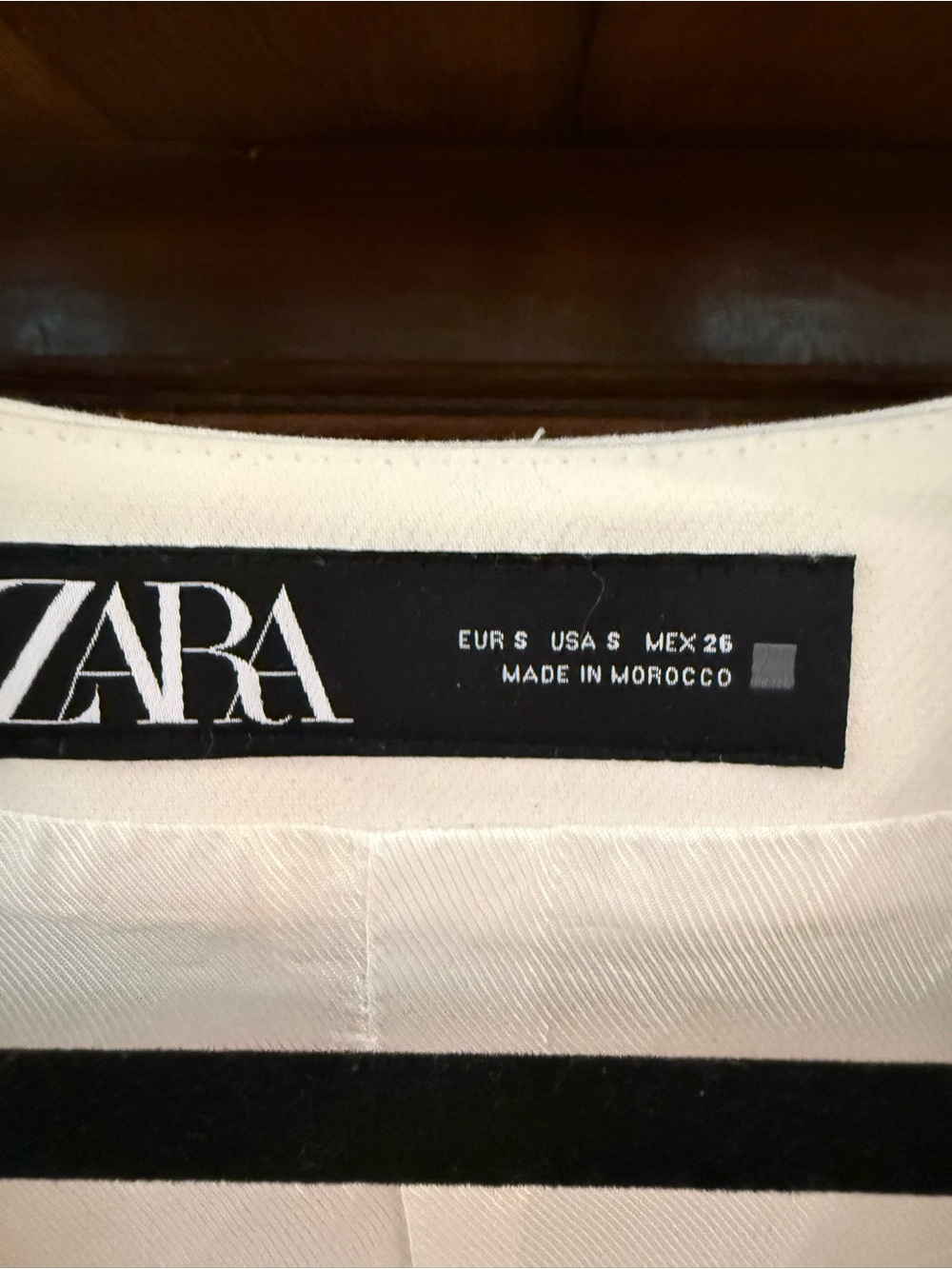 ZARA Cream Top with Black Trim - Picture 2 of 2